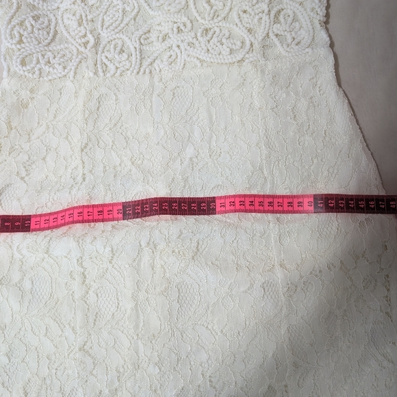 Dress - Picture 8 of 9